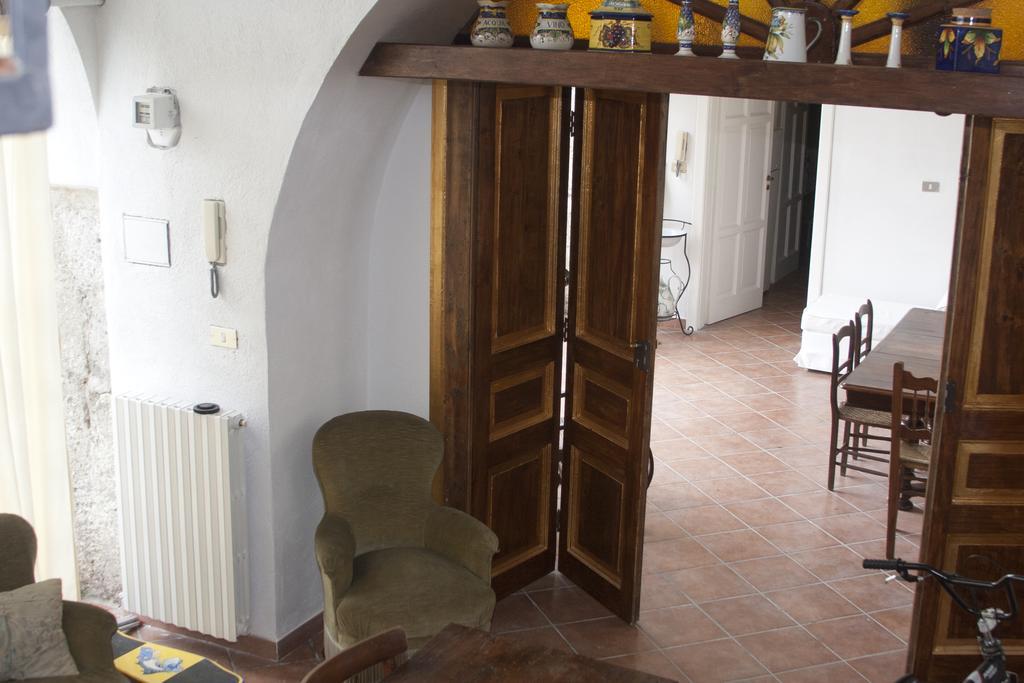 Palazzo D'Orsi Villa Calvanico Kamer foto